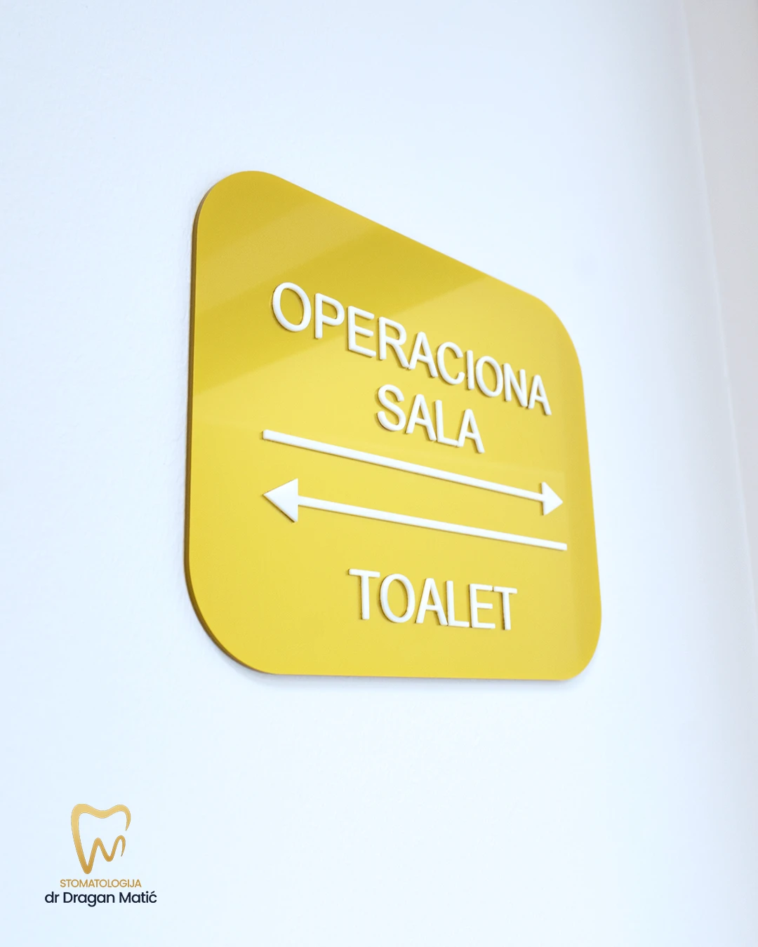 mreze-moodboard-1350x1080-operaciona-sala-natpis-stomatologijamatic-ba